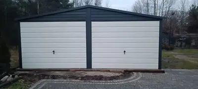 Garaż z płyty warstwowej — realizacja Systal-Blach nr 6