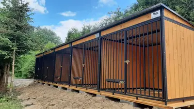 Kojce dla psów — realizacja Systal-Blach